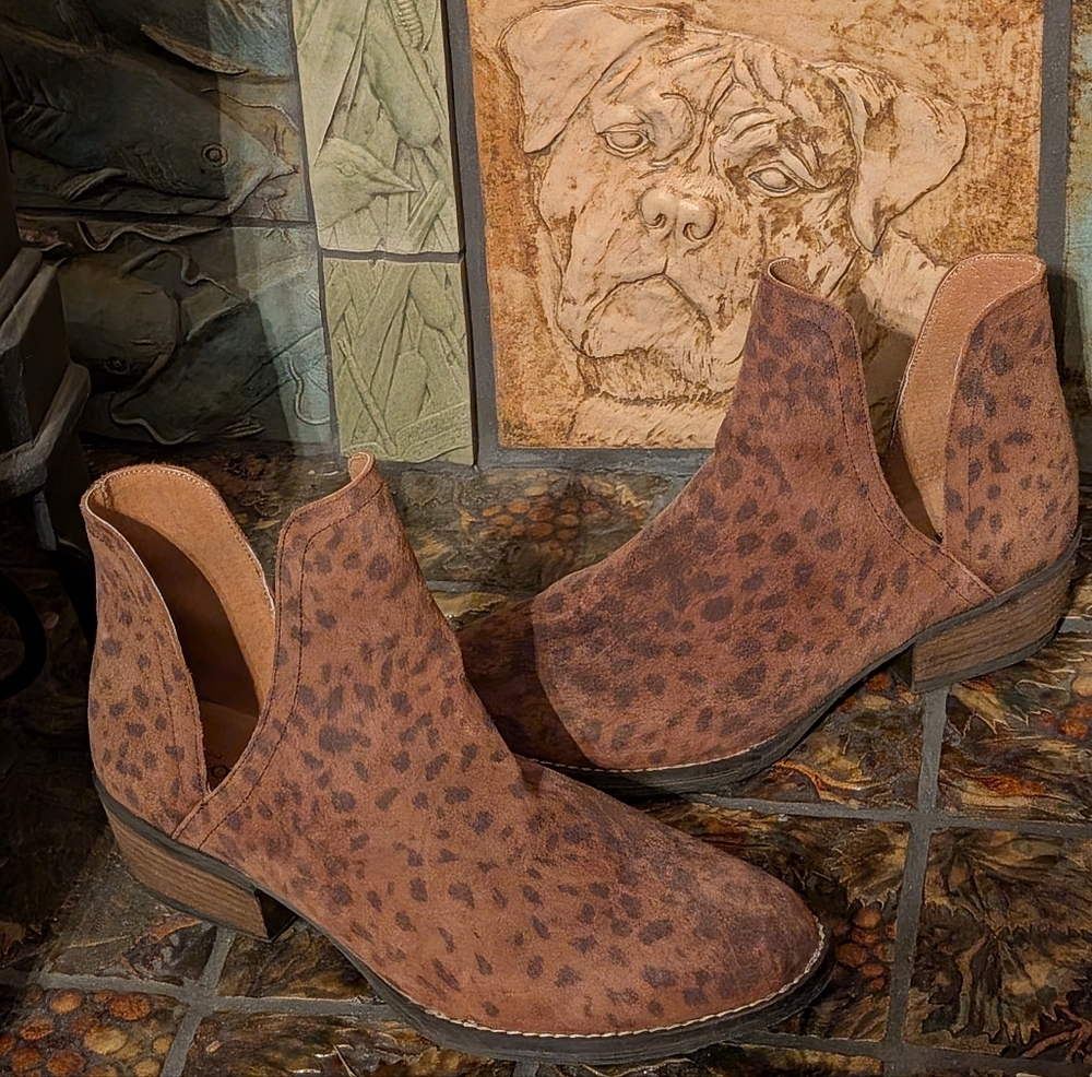 Stylish Brown Leopard Print Ankle Booties